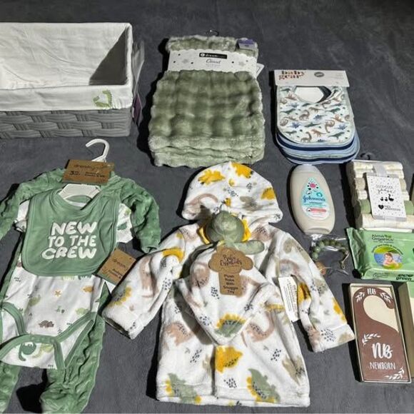 NEW 47PC Dinosaur Themed Baby Gift Basket - Picture 4 of 16
